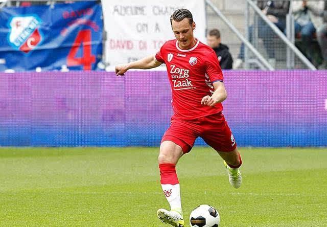 其中在禁区 其中在禁区