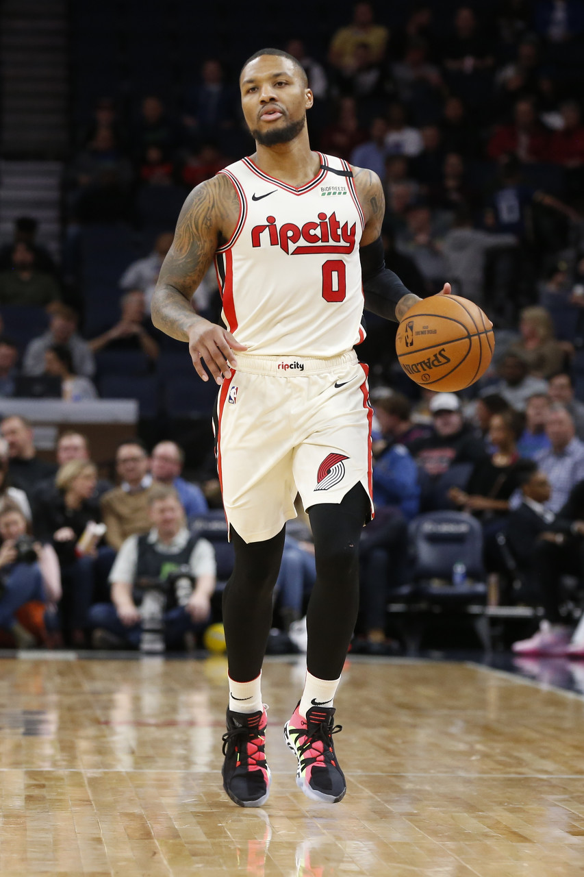 锋站位靠前 锋站位靠前